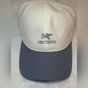 NWOT Arc'teryx Bird World Cap in Arctic Silk / Strat size Large/XL Hat Unisex